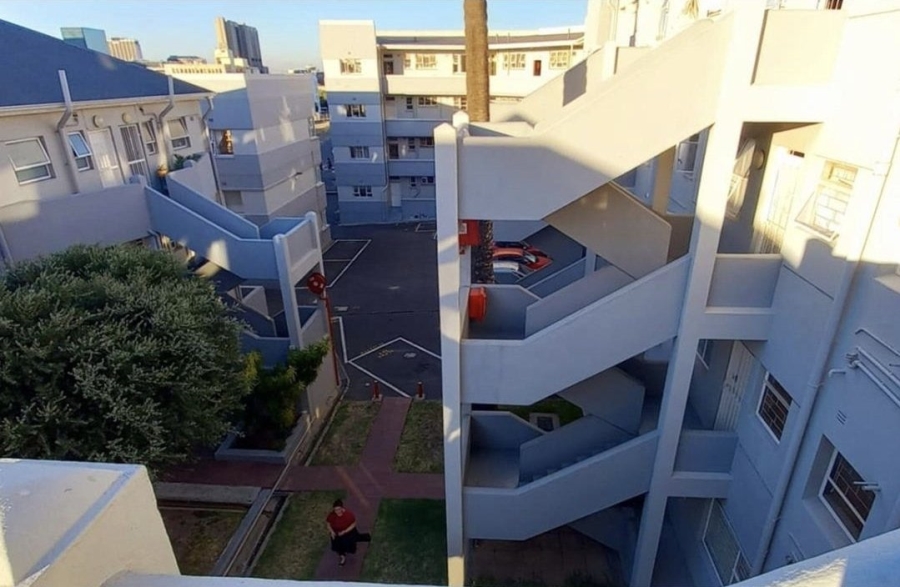2 Bedroom Property for Sale in Zonnebloem Western Cape